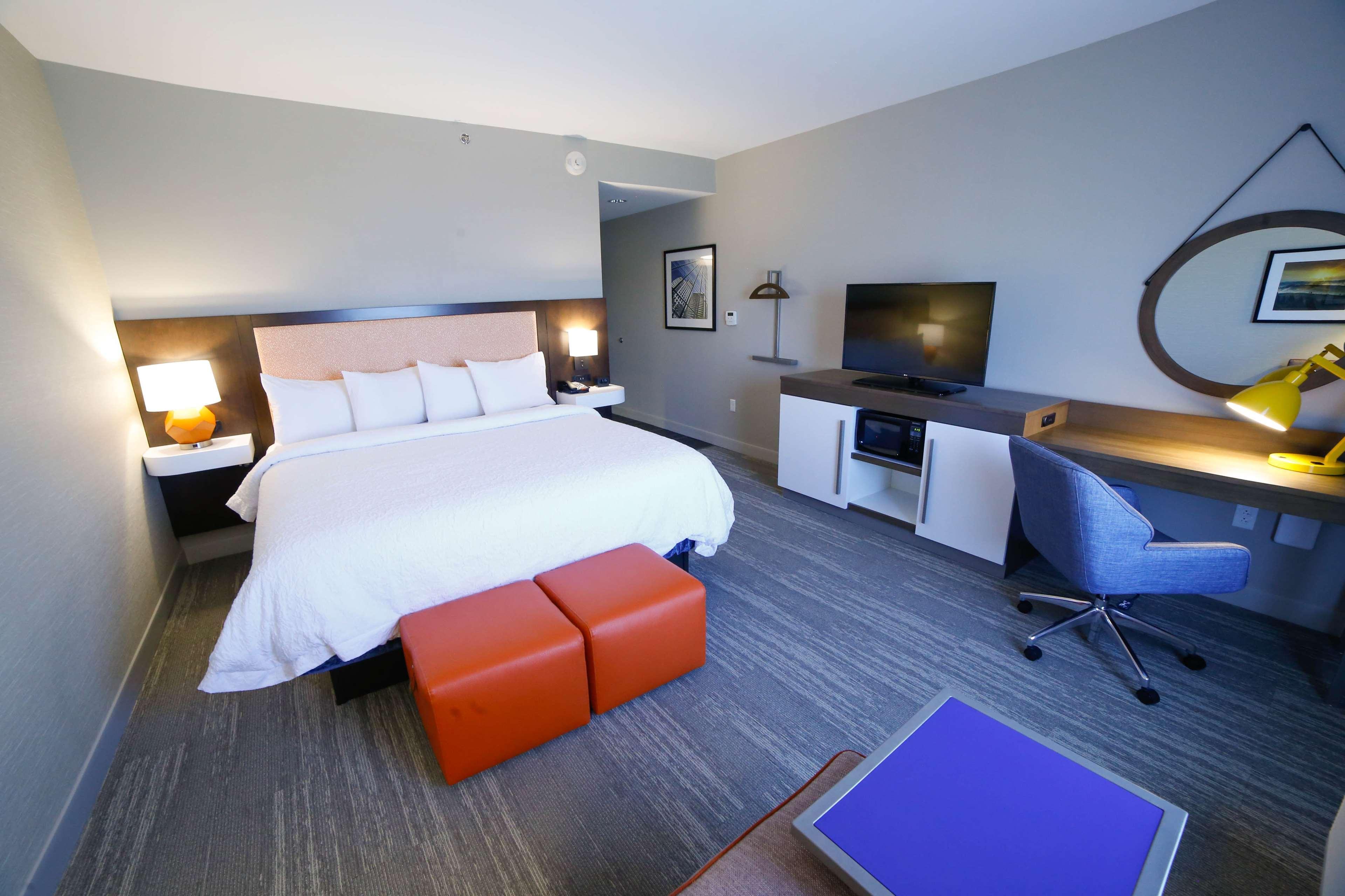 Hampton Inn & Suites Forest City Exterior photo